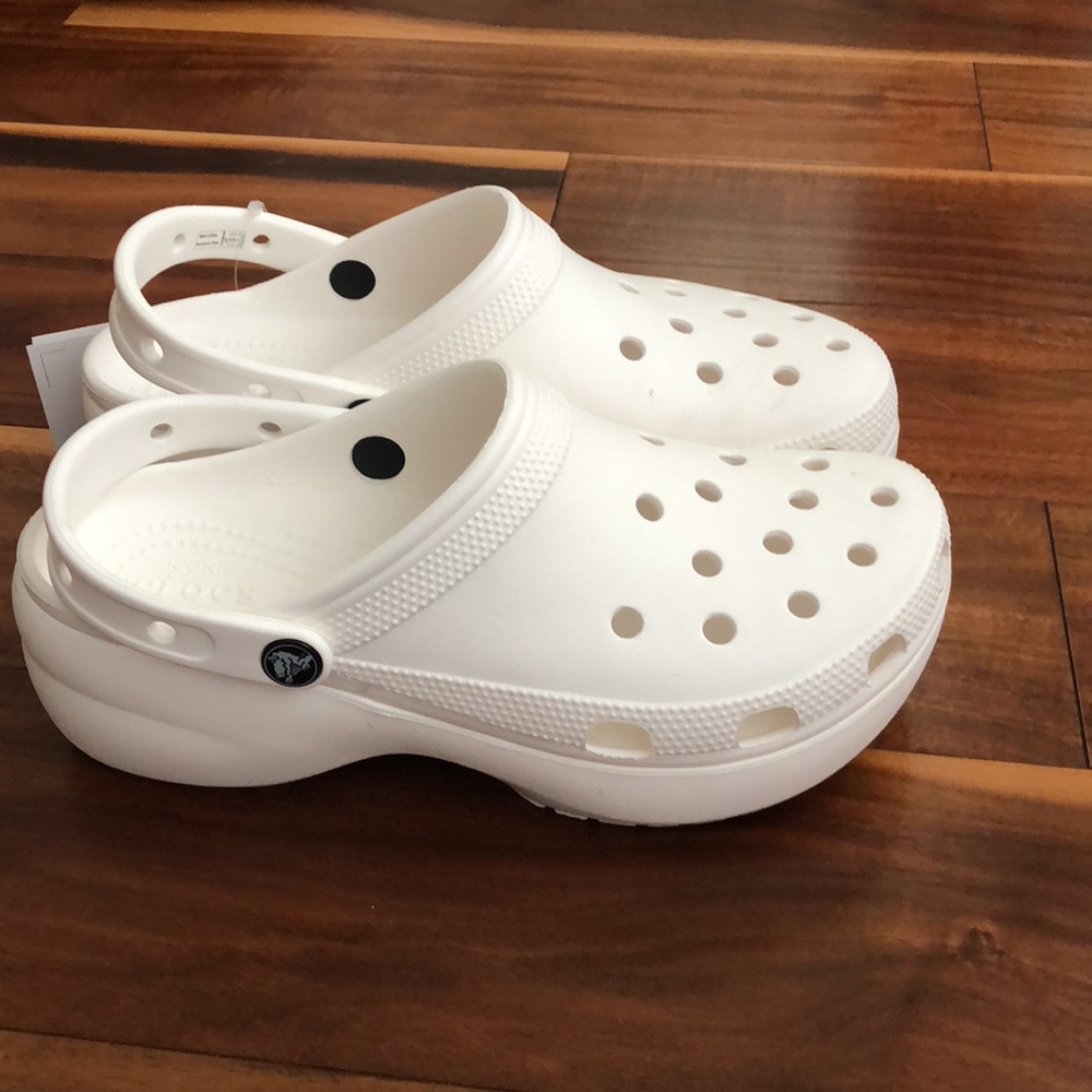 CROCS WHITE PLATFORM CLOGS NWT HAS BEEN TRIED ON IN STORE SIZE WOMENS US9 - Picture 3 of 8